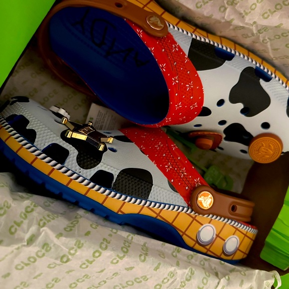 Toys Story Woody x Crocs clog Size 9 Men 10 woman - Picture 3 of 4